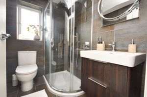 En-suite- click for photo gallery